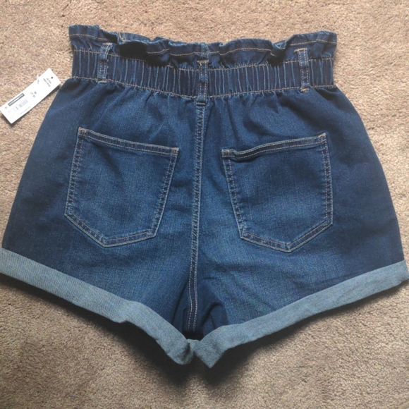Paper bag shorts - Picture 2 of 4